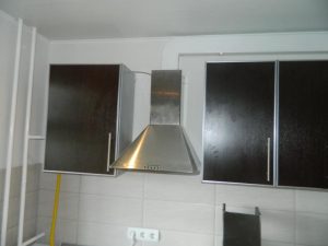 Установка вытяжки на кухне в Саратове