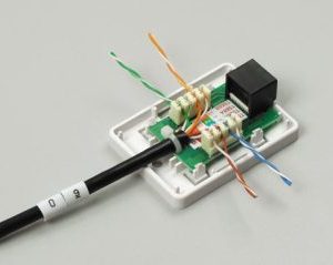 Установка компьютерной розетки RJ45 в Саратове